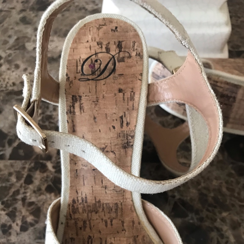 Linen Wedges - Picture 4 of 6